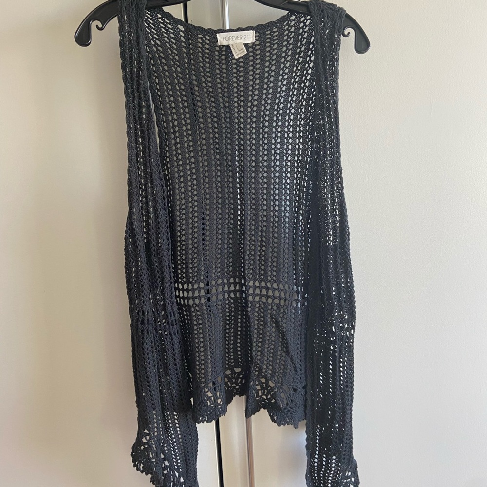 Cute dark green/grayish forever 21 crochet vest 😍